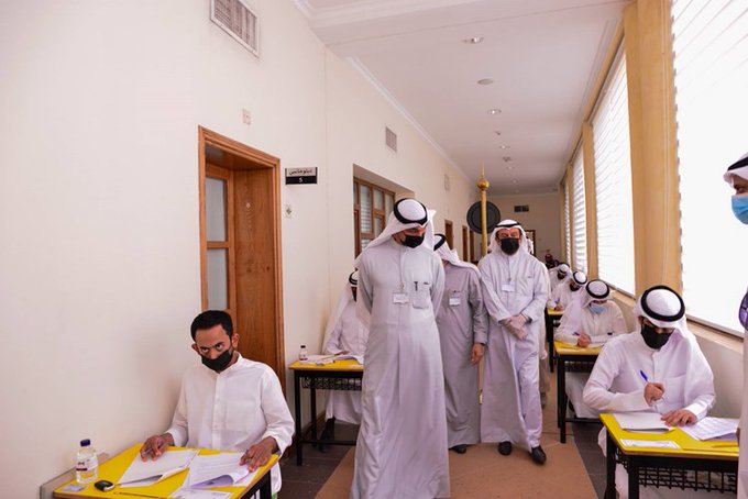 نائب وزير الخارجية يتفقد لجان اختبار المتقدمين لوظيفة ملحق دبلوماسي