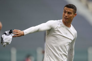 يوفنتوس يحقق فوزا سهلا على جنوى ورونالدو يُلقي القميص ويخرج غاضبًا