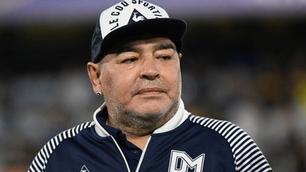 الطاقم الطبي لمارادونا يواجه تهمة القتل العمد