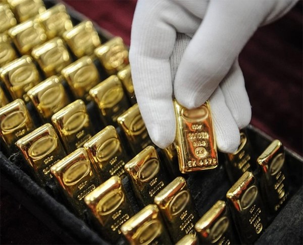 الذهب يتجه لصعود أسبوعي ثالث مع انحسار مخاوف التشديد النقدي