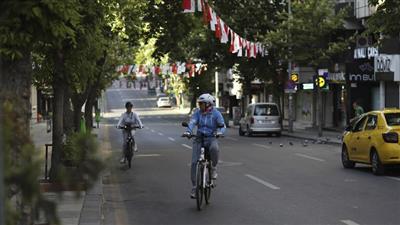 تركيا تعود تدريجيا إلى الحياة الطبيعية بعد إغلاق عام لمواجهة كورونا