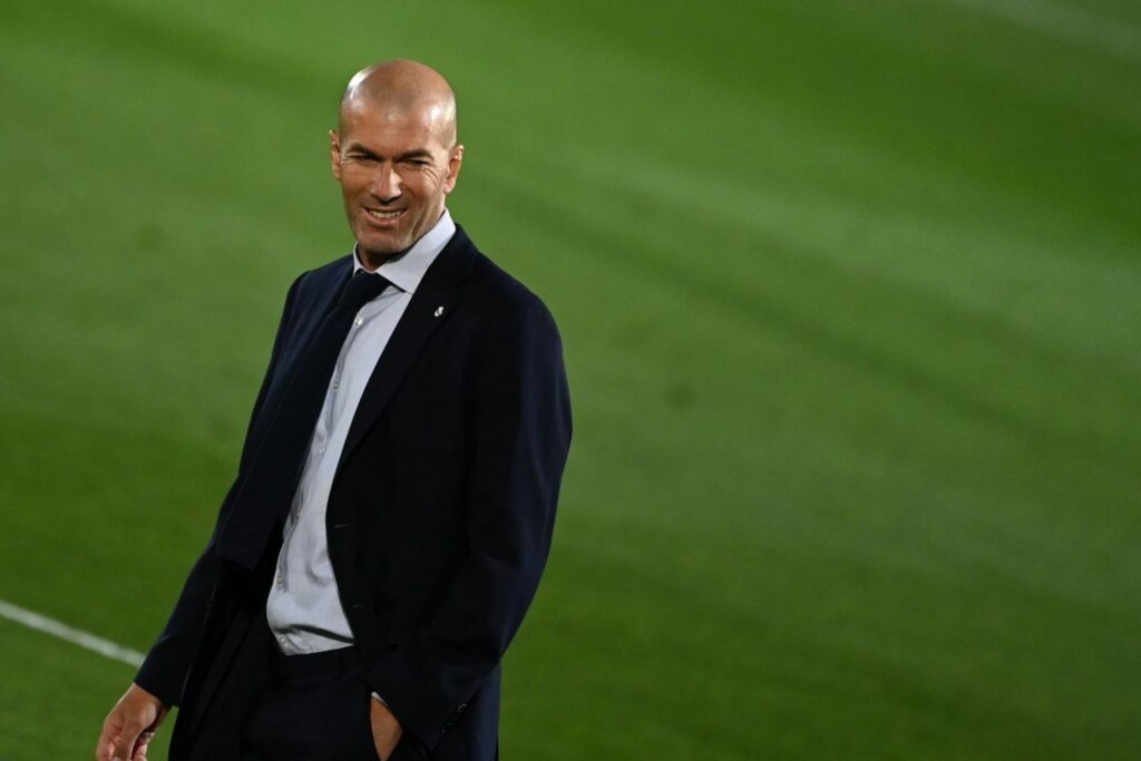 ريال مدريد لا ينوي التخلي عن زيدان !!