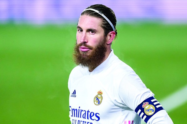 رسمياً.. القائد راموس يغادر ريال مدريد