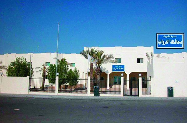 تحرير 69 مخالفة وتوجيه 47 إنذاراً وإزالة 489 إعلاناً في الفروانية خلال مايو