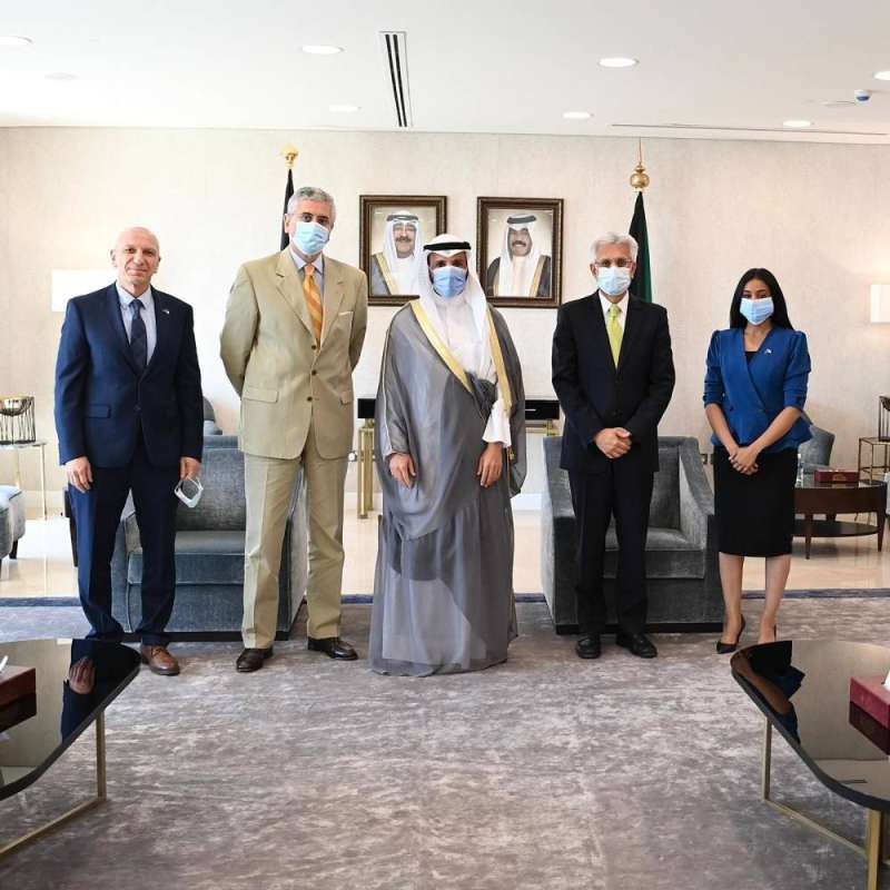 رئيس مجلس الأمة يستقبل وفدا من البنك الدولي