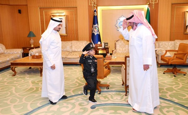 العلي بحث شكاوى المواطنين ووجّه بحلّها وفق القانون