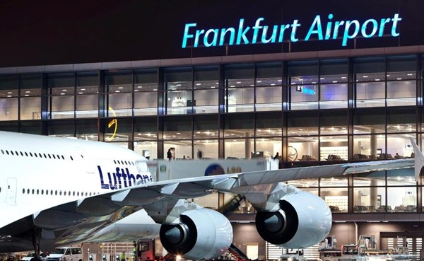 منحوتة على شكل قنبلة يدوية تتسبب في حالة استنفار أمني في مطار فرانكفورت الألماني