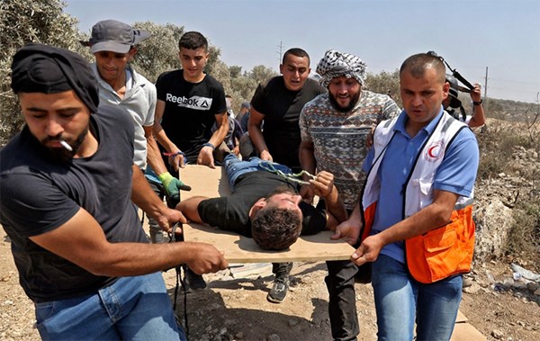 استشهاد فلسطيني وإصابة العشرات برصاص الاحتلال في الضفة الغربية