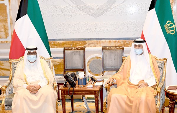 صاحب السمو استقبل ولي العهد ورئيسي السلطتين ووزيري الدفاع والعدل