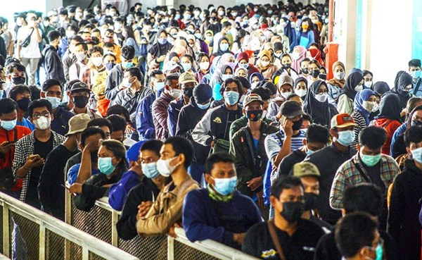 الإدارة الأميركية تتجه لفرض التطعيم ضد «كورونا» فيدرالياً