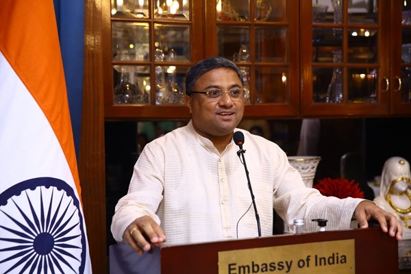 السفير الهندي: أسعار جلب العمالة المنزلية من بلادنا مُبالغ فيها والتكلفة الفعلية لا تتجاوز 300 دينار