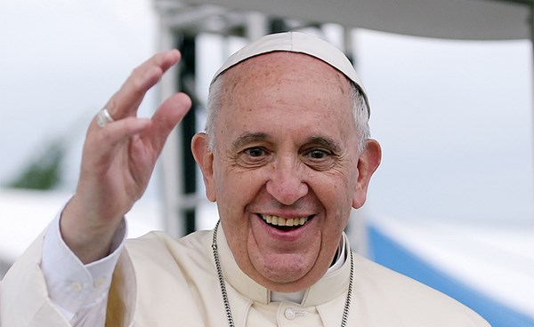 بابا الفاتيكان يوجه الشكر لممرض لأنه أنقذ حياته