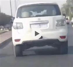 الداخلية: الفيديو لمركبة قام قائدها بتركيب لوحات عليها عبارات مخالفة للقانون.. قديم يعود لعام 2017