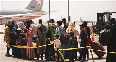 الناتو: إجلاء أكثر من 18 ألفاً من مطار كابل منذ الأحد