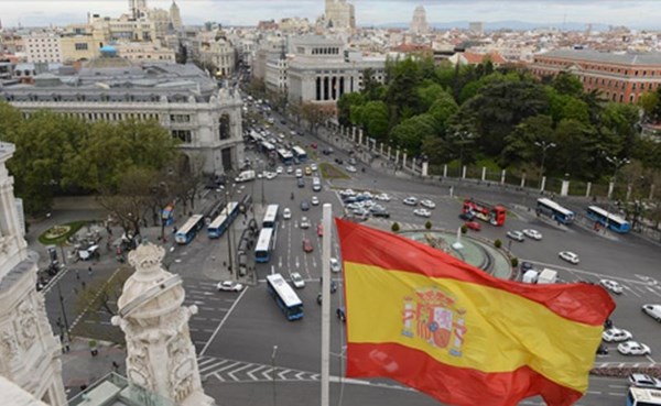 إسبانيا تلتزم برفع الحد الأدنى للأجور لتقليل فجوة الثروة