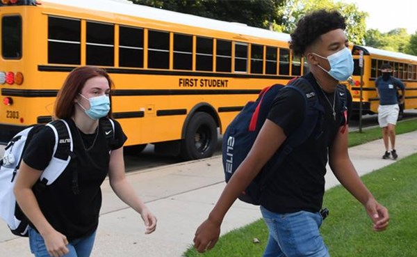 “فاينانشيال تايمز”:تفشي دلتا يُشكل اختبارا للمدارس الأمريكية مع إعادة فتح الفصول