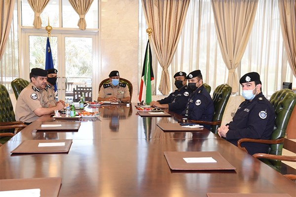 وكيل وزارة الداخلية بالتكليف الفريق الشيخ فيصل النواف ترأس اجتماعاً مع الإدارة العامة للعلاقات والإعلام الأمني