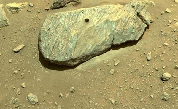 ناسا” تؤكد أن الروبوت “برسيفرنس” أخذ عينة صخرية من المريخ