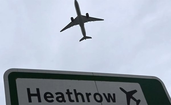 بريطانيا: ارتفاع حجوزات العطلات مع تخفيف قيود السفر بسبب كورونا