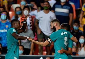 ريال مدريد يفلت من كمين فالنسيا وينفرد بالصدارة في قمة الجولة الخامسة