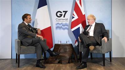 الإليزيه: جونسون عرض على ماكرون استئناف التعاون بعد أزمة الغواصات