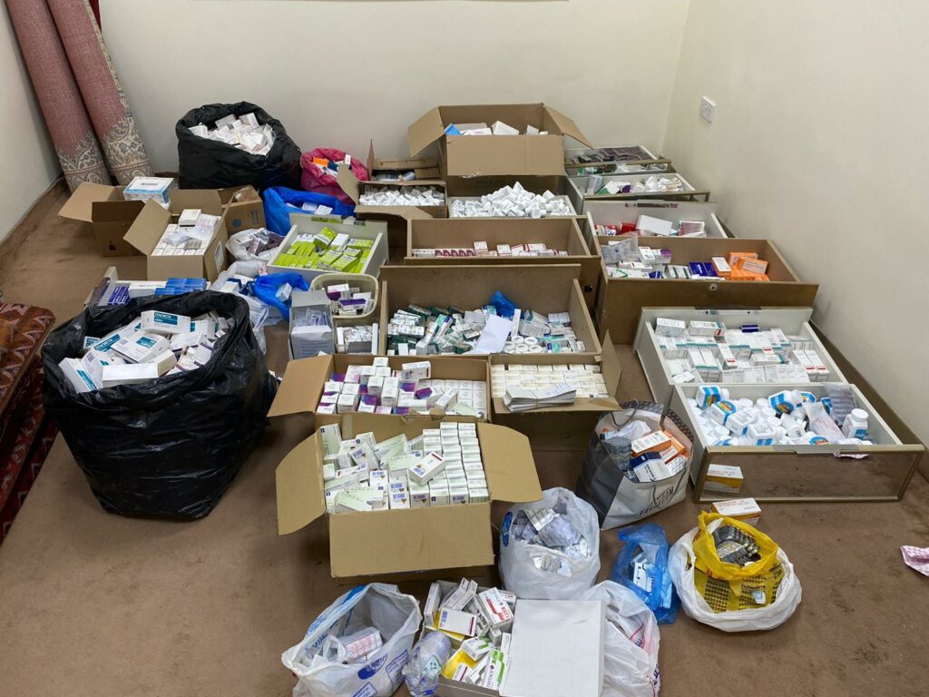 الأمن العام يضبط كمية كبيرة من الأدوية بأحد المنازل في جليب الشيوخ