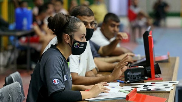 أميرة إسماعيل.. أول حكمة دولية لكرة سلة في قطاع غزة