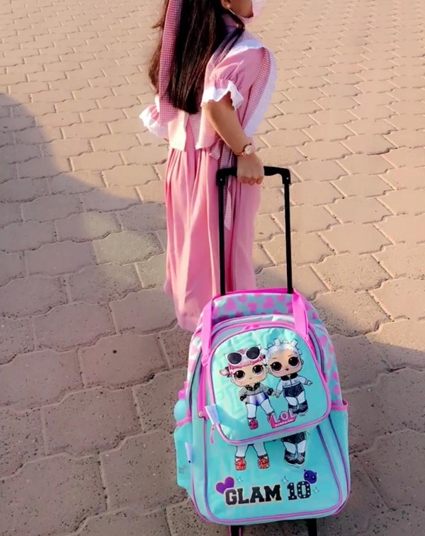 طرد تلميذة “بدون” في الصف الأول من المدرسة