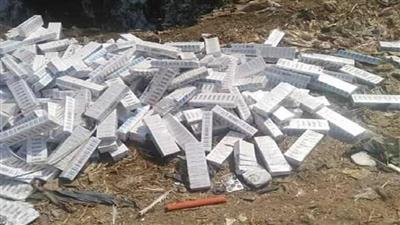 مصر.. تفاصيل جديدة في واقعة لقاحات كورونا الملقاة بجوار ترعة في المنيا