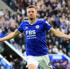 ليستر سيتي يحسن ضيافة مانشستر يونايتد برباعية