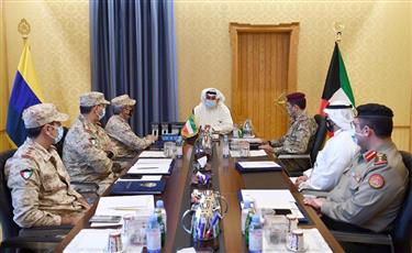 وزير الدفاع: إتاحة الفرصة للمواطنات للالتحاق بشرف الخدمة العسكرية لا يتعارض مع الدستور الذي لم يفرق بين الرجل والمرأة