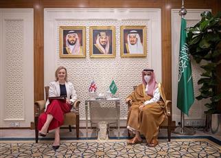 وزير الخارجية السعودية ونظيرته البريطانية يبحثان جهود إرساء السلام والاستقرار