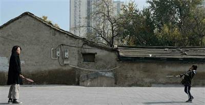 بكين تُغلق بعض دور السينما لاحتواء تفشي الجائحة