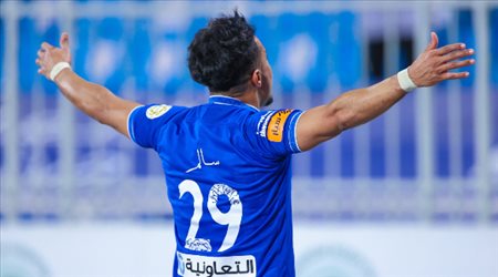 رئيس الهلال السعودي يدافع عن سالم الدوسري بعد تلميحات مثيرة عن “المنشطات”