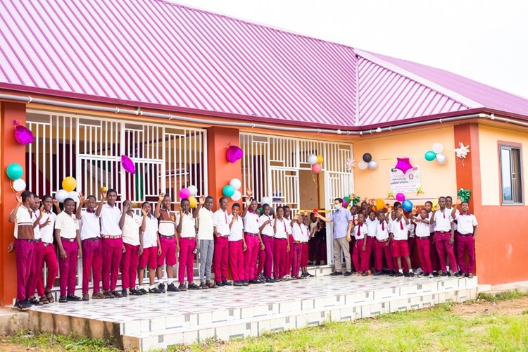 “مجمعات الرحمة العالمية” في غانا تستقبل طلابها لبدء العام الدراسي الجديد