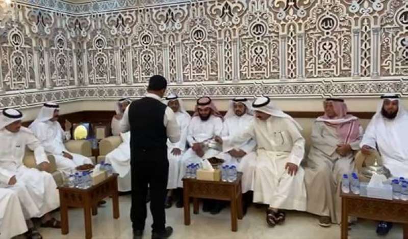 النملان يستقبل المهنئين بعودته من تركيا