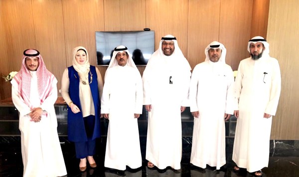 وكيل التربية: دعم كامل لمطالب النقابة وإصدار القرارات اللازمة لإنهاء المشاكل التي يعاني منها معلمو وموظفو الوزارة