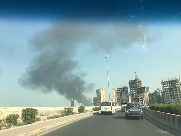 فرق الإطفاء سيطرت على حريق يخت مقابل السالمية.. ولا إصابات