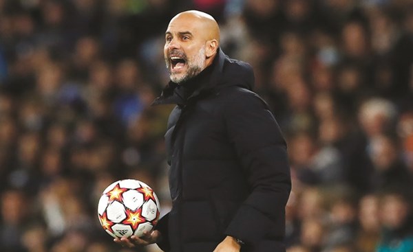 مدينة مانشستر تنقسم بين «اليونايتد» و«السيتي» غداً