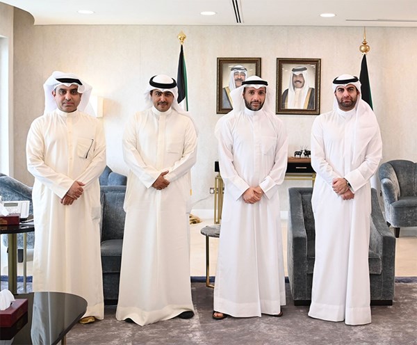 رئيس مجلس الأمة مرزوق الغانم يستقبل وفد جمعية المحامين