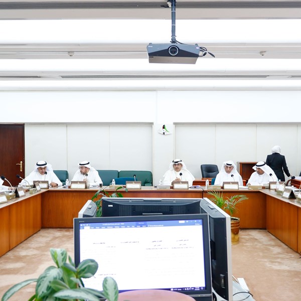 “المالية والاقتصادية” البرلمانية ترجئ مناقشة اقتراح بقانون بشأن مؤسسة البترول