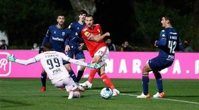 13 إصابة بسلاسة أوميكرون بين لاعبين وعاملين في ناد برتغالي