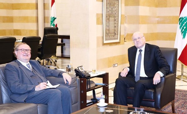 مهمة الموفد الفرنسي تواجه بتشبث القوى السياسية بحدود مواقفها المعطلة