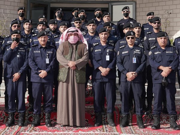 وزير الداخلية تفقد إدارة جناح طيران الشرطة