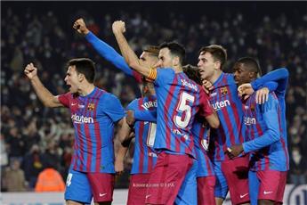 برشلونة يعلن إصابة 3 لاعبين جدد بكورونا