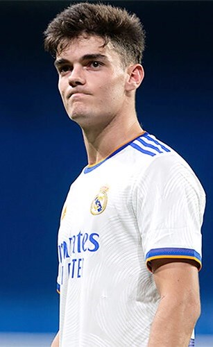 لاعب مدريدي مصاب بمرض مزمن