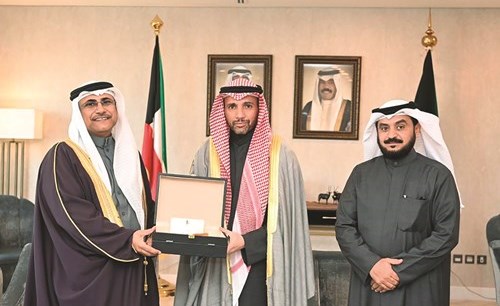 عادل العسومي: الكويت نموذج ملهم في الديموقراطية