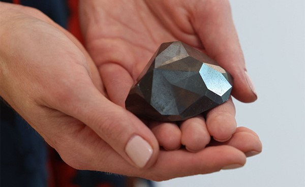 عرض أكبر ماسة مقطوعة في العالم للمرة الأولى في دبي