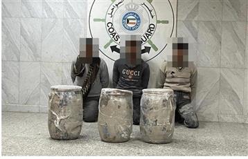 القبض على 3 متسللين حاولوا تهريب 86 قطعة يشتبه بأنها حشيش