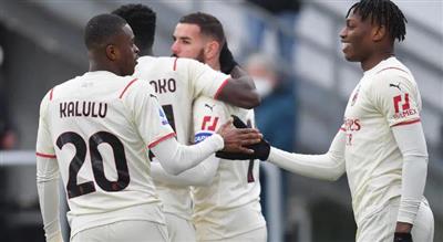 ميلان يعبر فينيسيا بالثلاثة ويتصدر الدوري الإيطالي مؤقتا